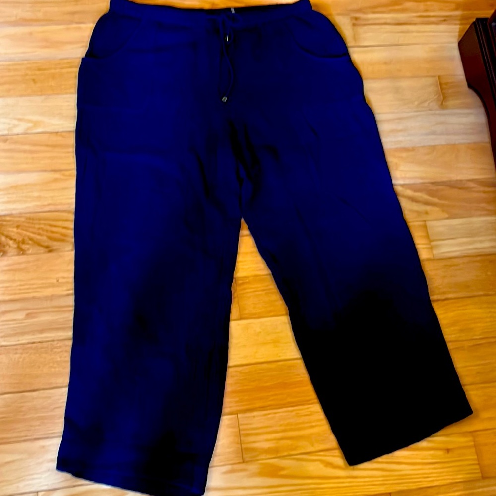 Soft Surroundings navy cropped pants